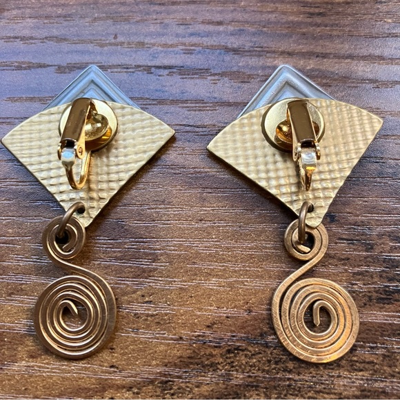 Diamond shaped Gold tone clip ons - Picture 3 of 3